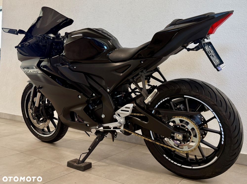 Yamaha YZF - 6