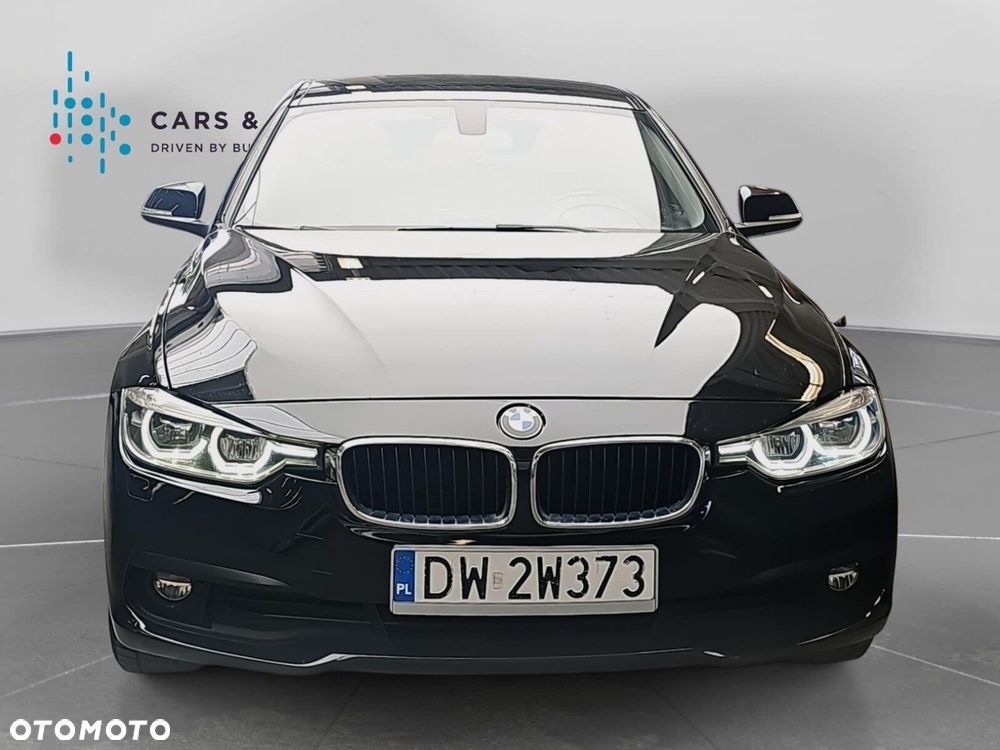 BMW Seria 3 318d - 5