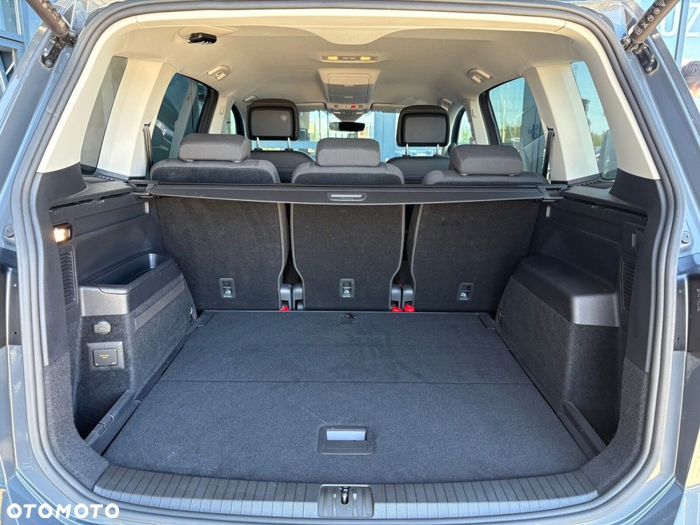 Volkswagen Touran - 18