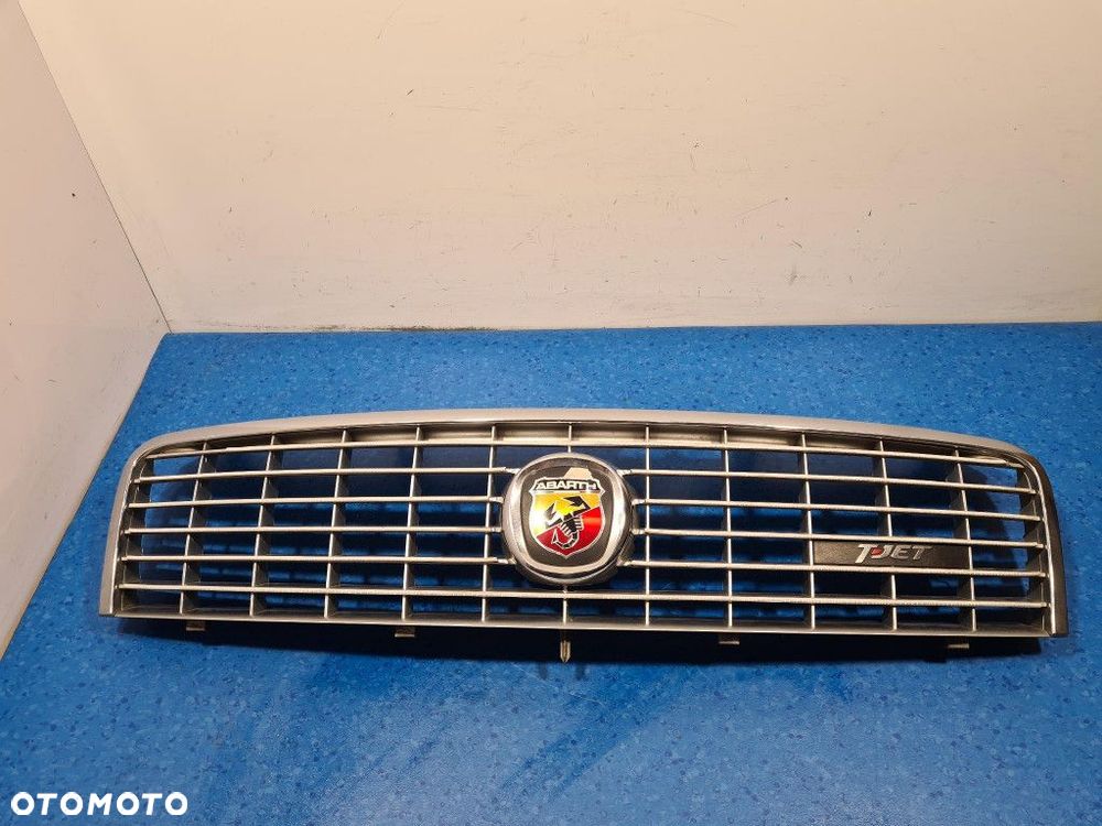 FIAT LINEA ATRAPA / GRILL 487 - 1