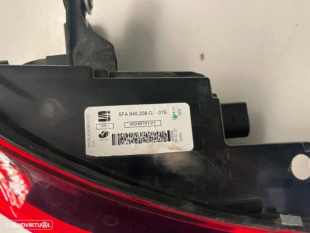 SEAT LEON 5F FAROLIM DIREITO - FT475 - 5