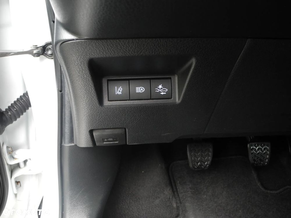Toyota Yaris - 12