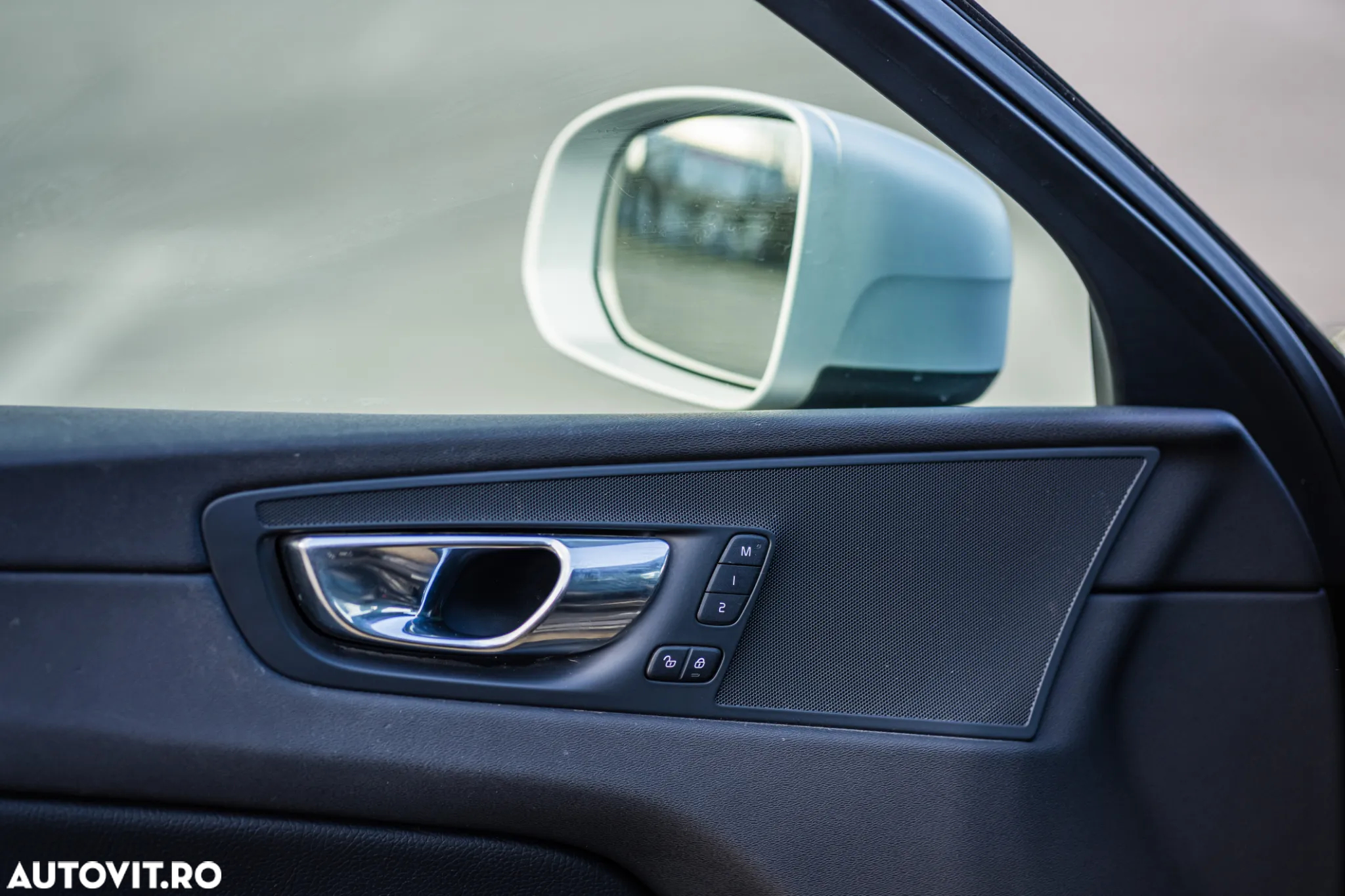 Volvo XC 60 D4 AWD Geartronic RDesign - 14