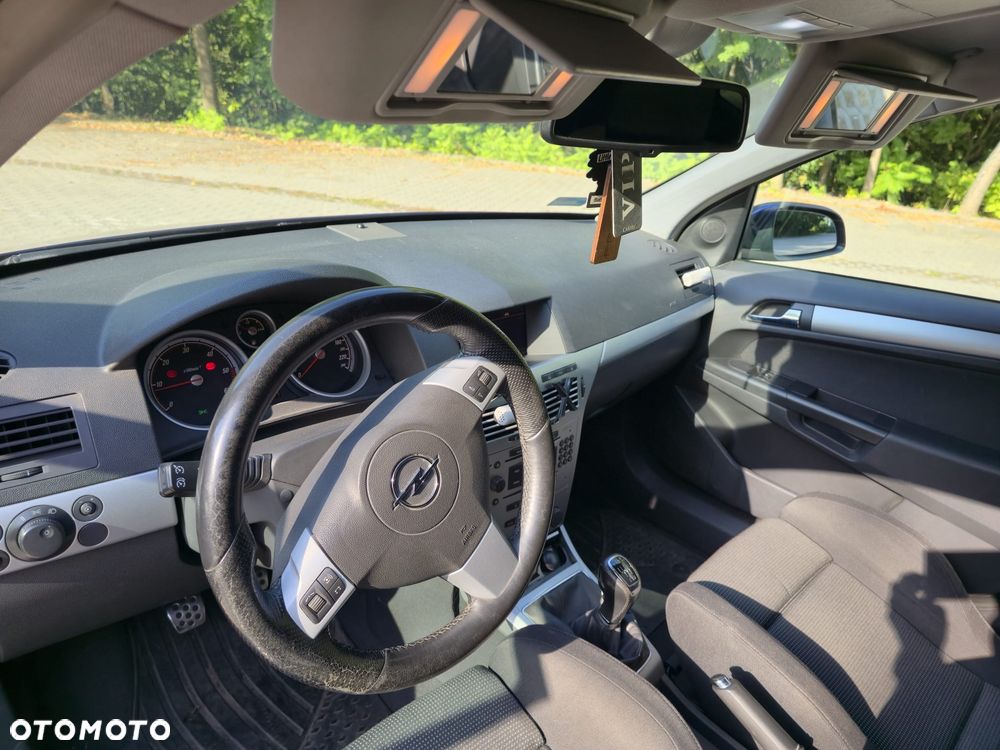 Opel Astra 1.9 CDTI Sport - 11