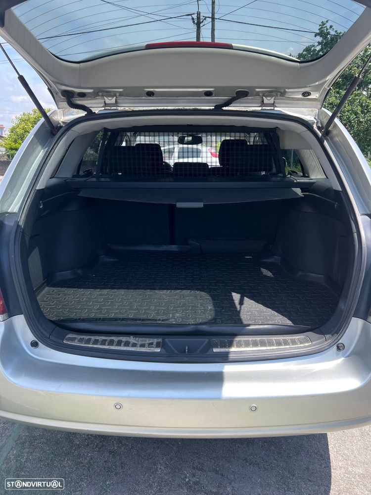 Toyota Avensis SW 2.0 D-4D Sol - 9