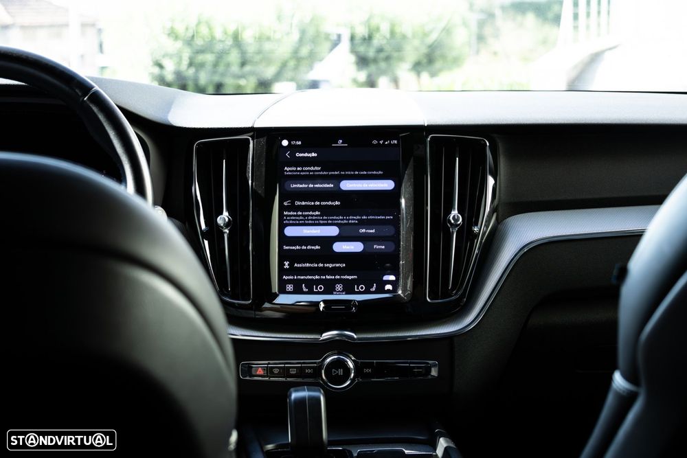 Volvo XC 60 2.0 B4 R-Design Geartronic - 39