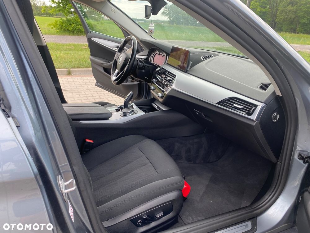 BMW Seria 5 520i - 15