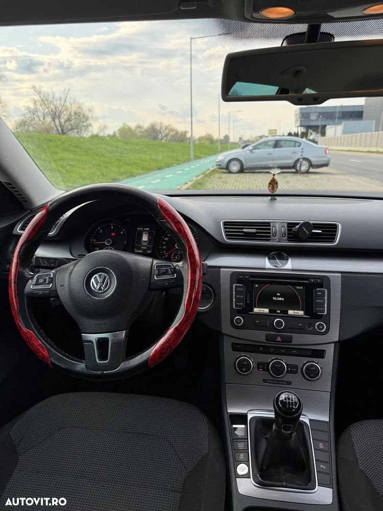 Volkswagen Passat Variant 2.0 TDI BlueMotion Technology R-Line - 10