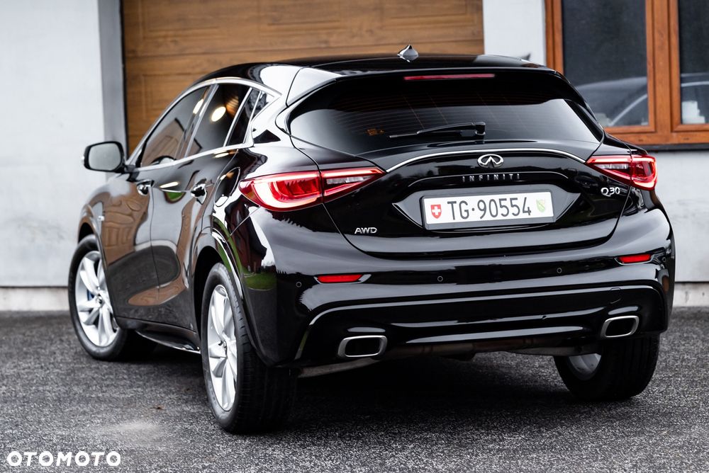 Infiniti Q30 2.2d DCT AWD Sport - 9