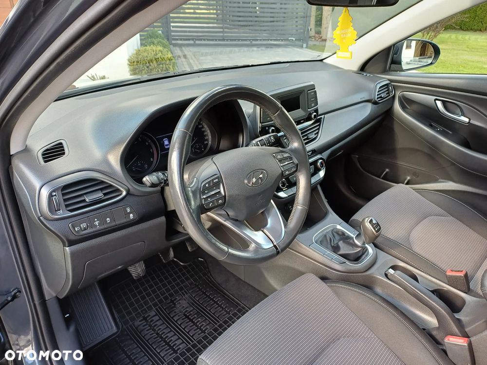 Hyundai i30 1.5 DPI Classic + - 34