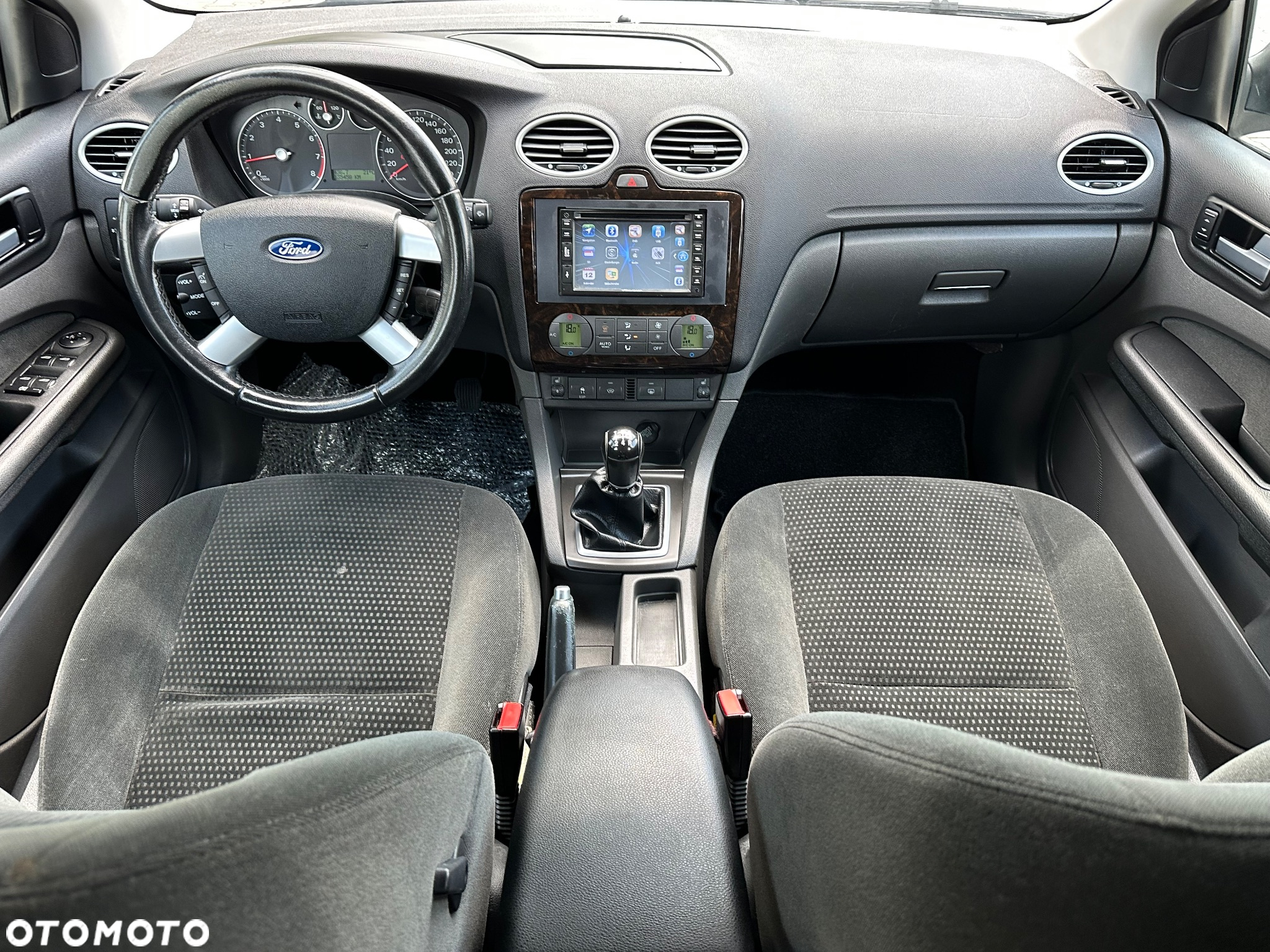 Ford Focus 1.6 16V Ghia - 11