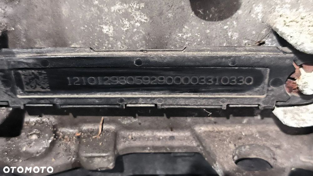 8HP-70 Automatyczna skrzynia biegów Maserati ghibli 2987 TDI 2014 sedan czarny - 4