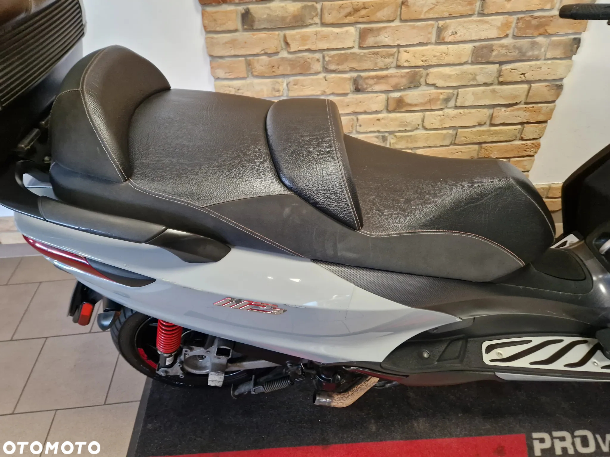 Piaggio MP-3 - 28