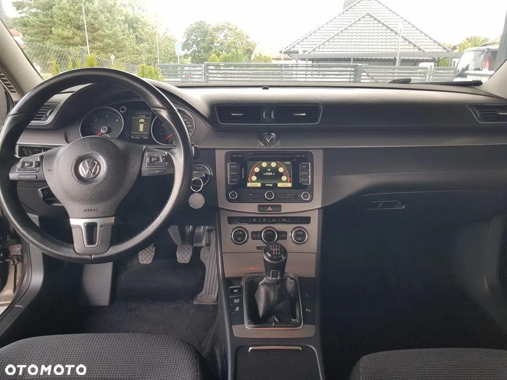 Volkswagen Passat 1.6 TDI BlueMotion - 16