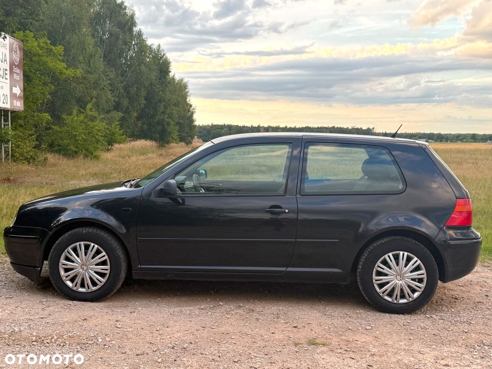 Volkswagen Golf 1.6 Comfortline - 4