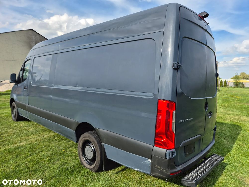 Mercedes-Benz Sprinter - 4