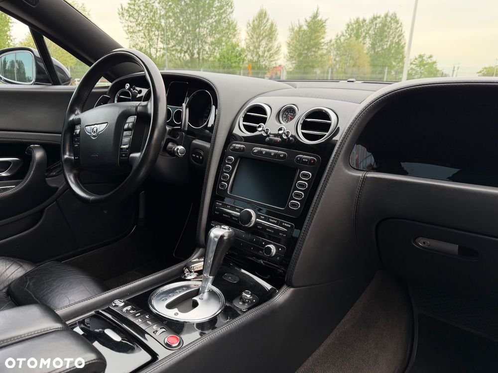 Bentley Continental GT Standard - 32