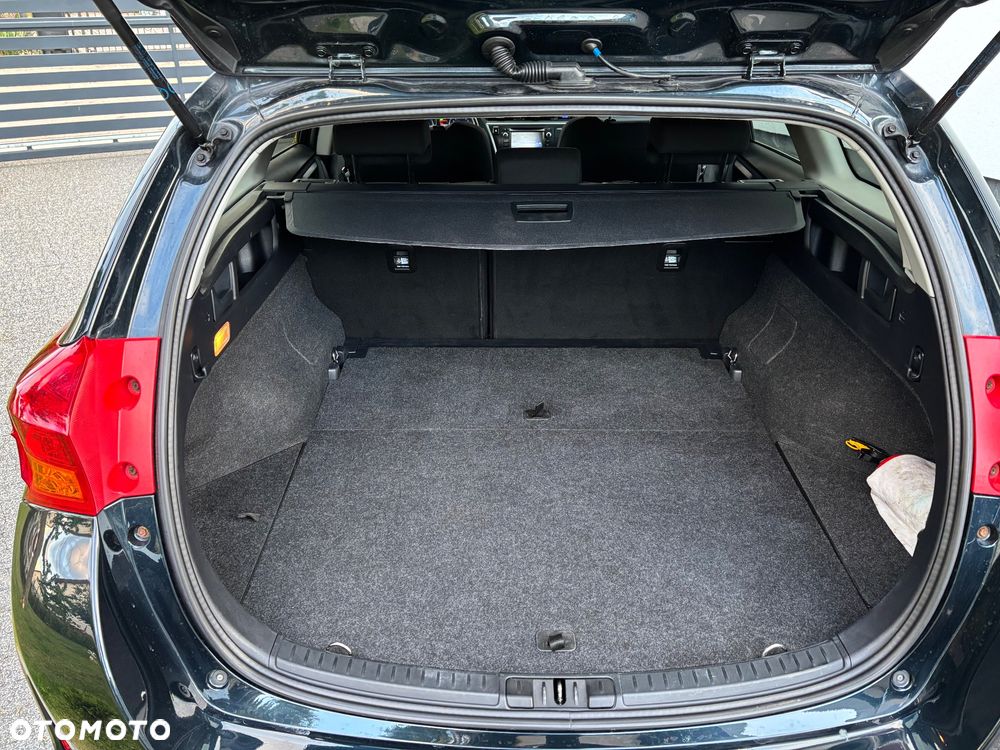 Toyota Auris 1.8 HSD Prestige NAVI - 34