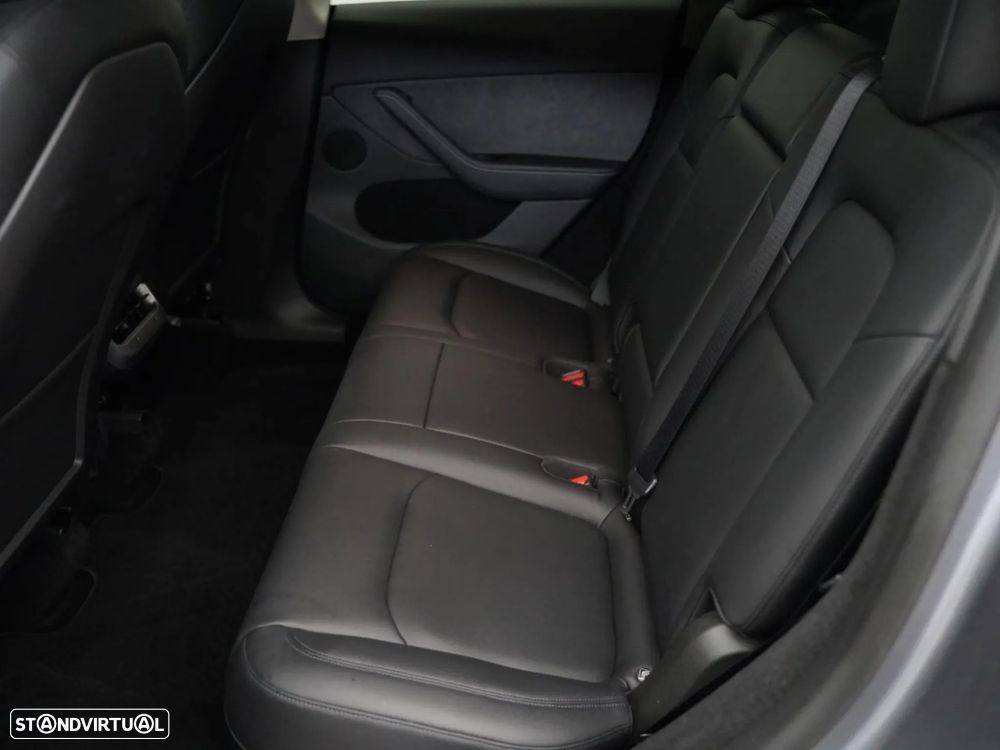 Tesla Model Y Long Range Dual Motor AWD - 11