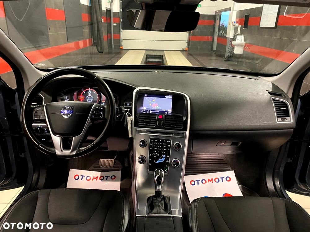 Volvo XC 60 D4 Geartronic Momentum - 17