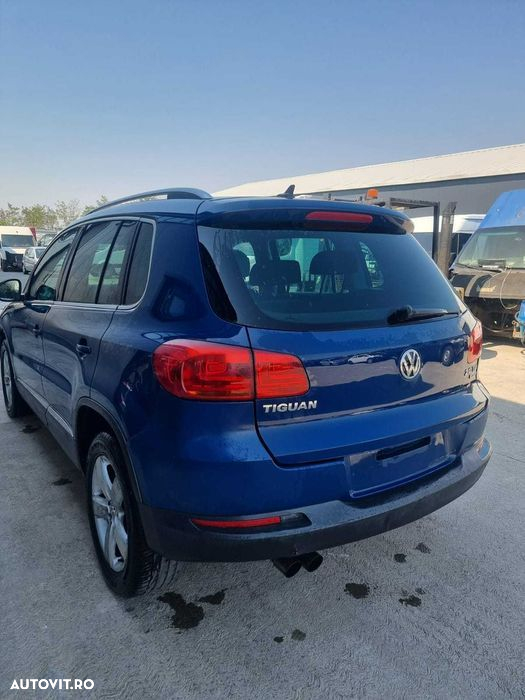 Dezmembrez Volkswagen Tiguan 4*4, 2.0 tdi, Albastru, Carlig remorcare - 3