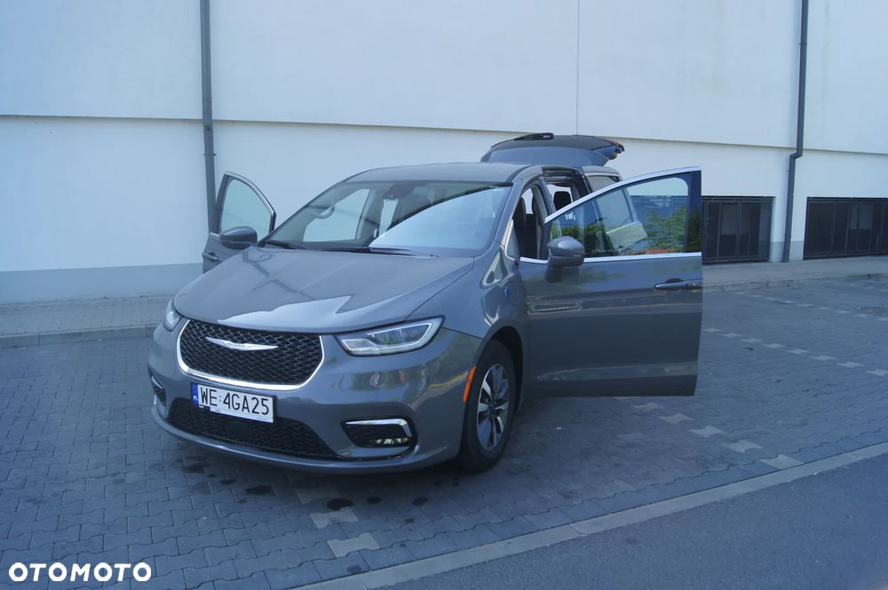 Chrysler Pacifica - 3