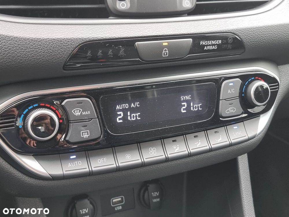 Hyundai i30 1.5 T-GDI 48V Smart - 29