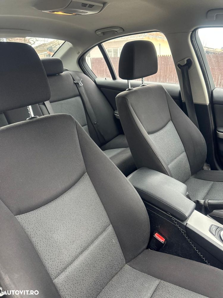 BMW Seria 3 320i - 7