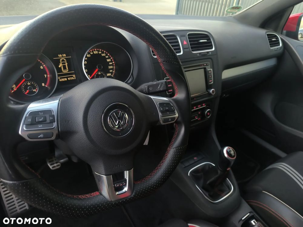 Volkswagen Golf 2.0 GTI adidas - 13