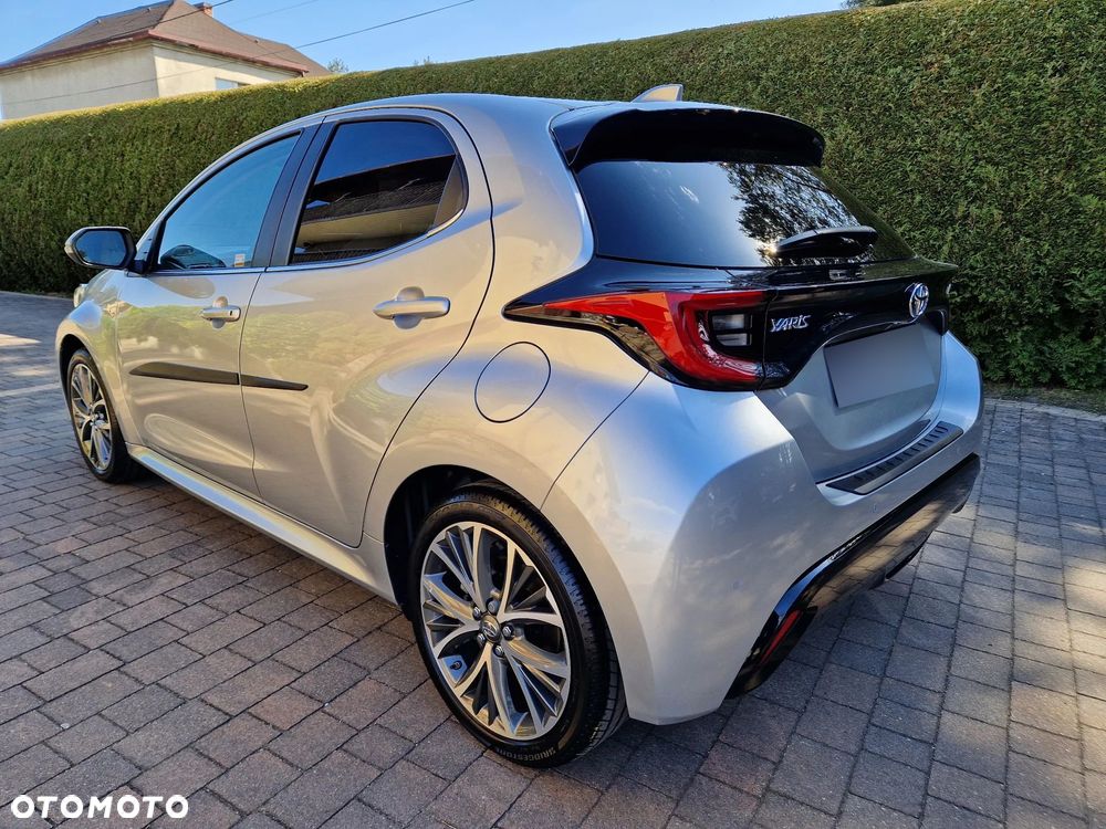 Toyota Yaris Hybrid 1.5 Executive - 3