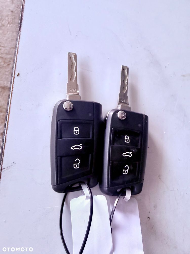 Volkswagen Golf - 10