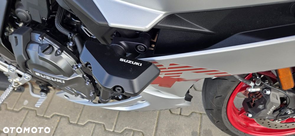 Suzuki GSX - 9