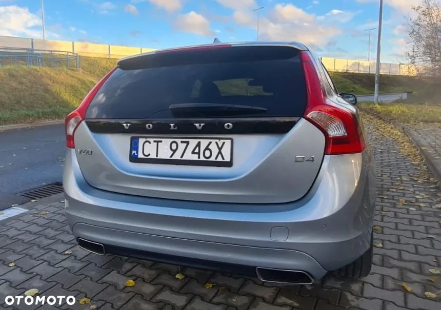 Volvo V60 D4 Geartronic Kinetic - 4