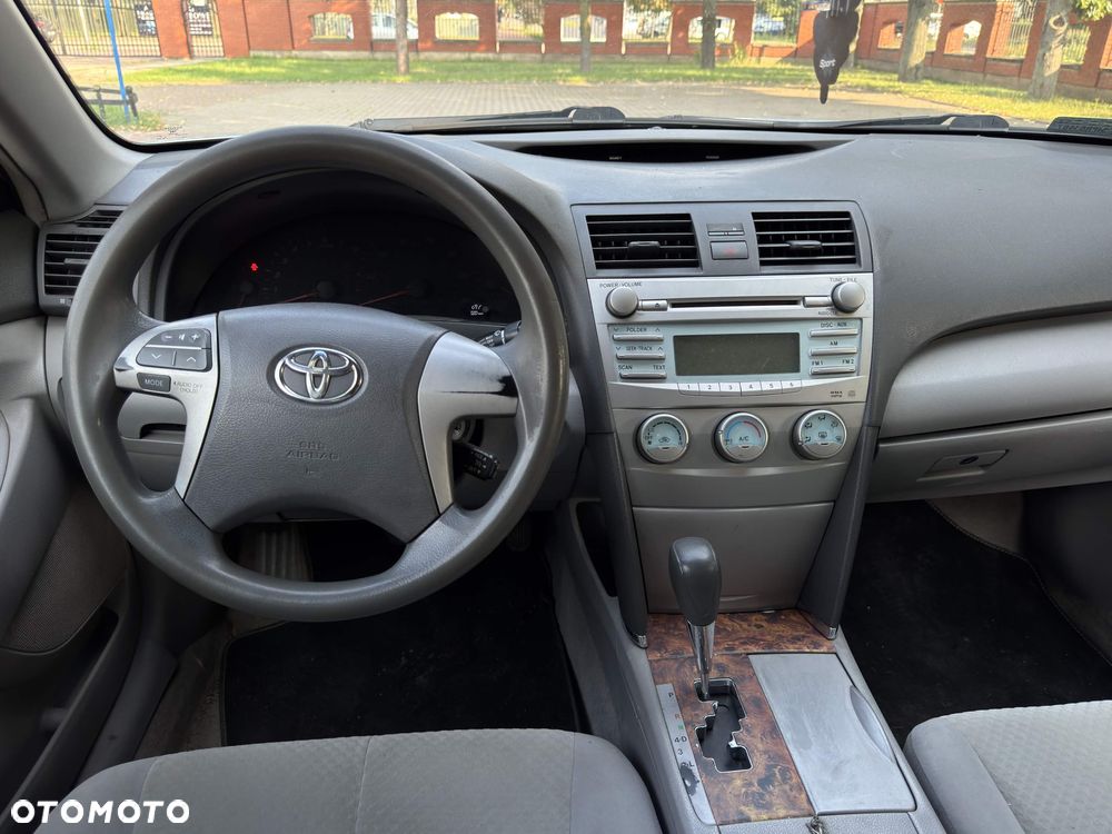 Toyota Camry - 14