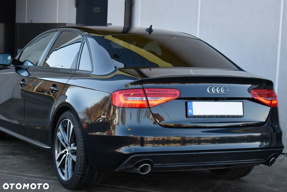 Audi A4 Limousine - 1