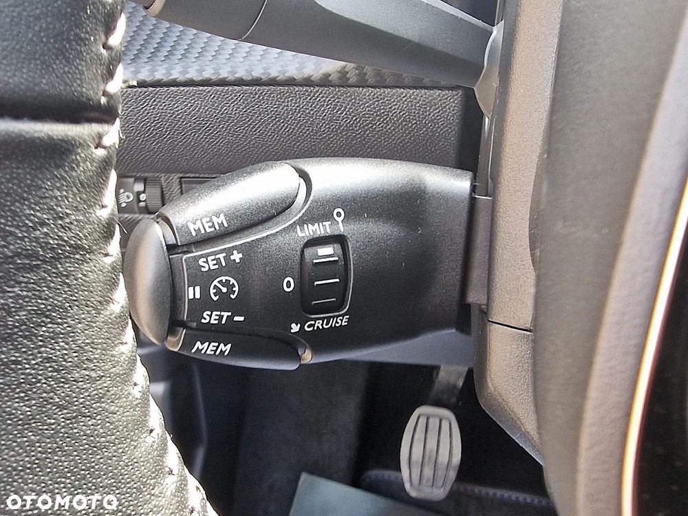 Peugeot 2008 BlueHDi 100 Active - 13