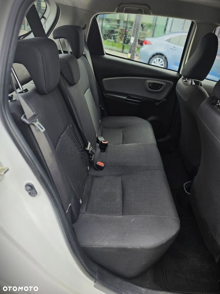 Toyota Yaris - 24