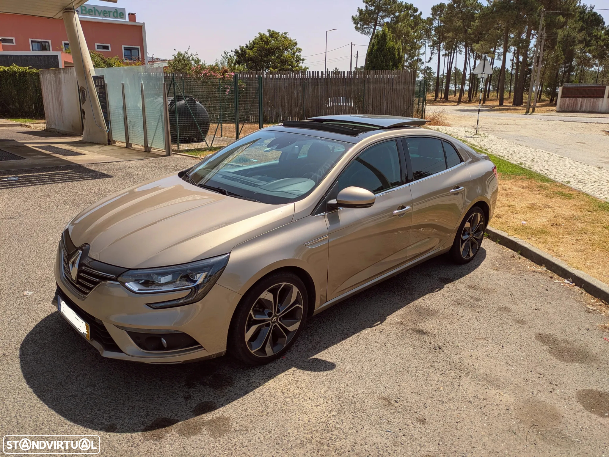 Renault Mégane Grand Coupe 1.5 Blue dCi Executive - 4