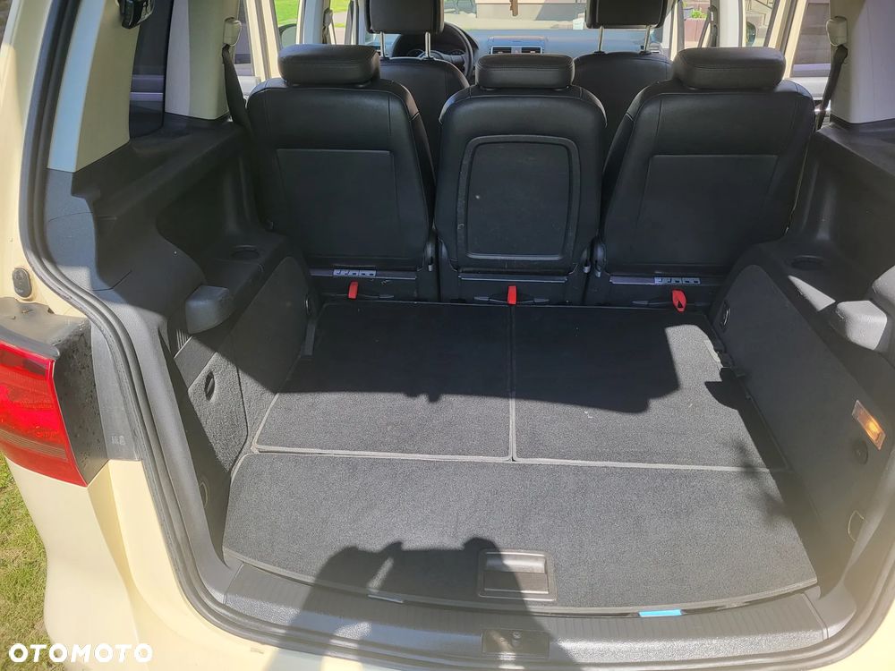Volkswagen Touran - 9