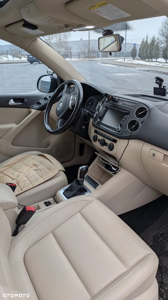 Volkswagen Tiguan - 1