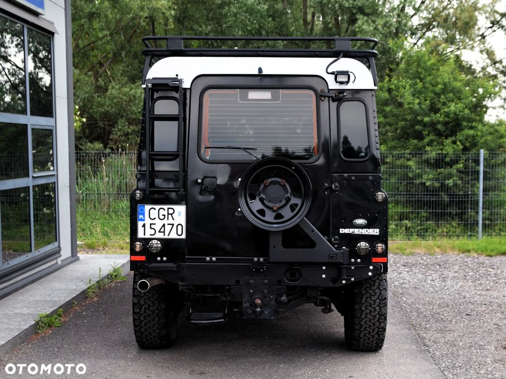 Land Rover Defender - 35
