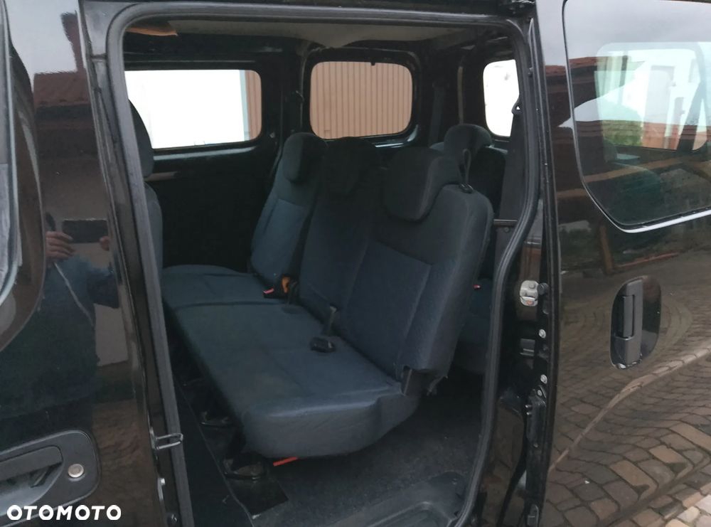 Nissan NV200 - 15