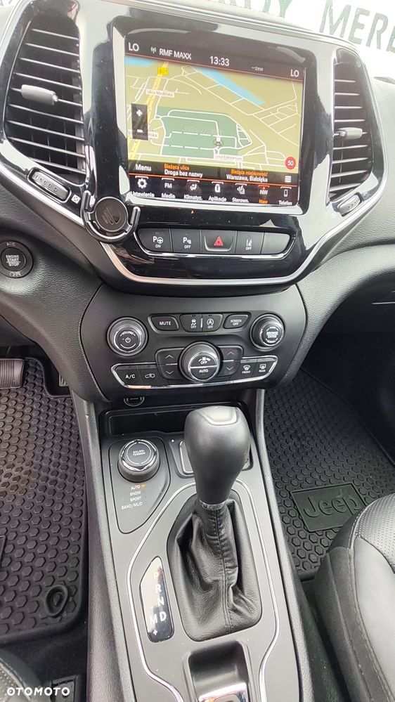 Jeep Cherokee - 8