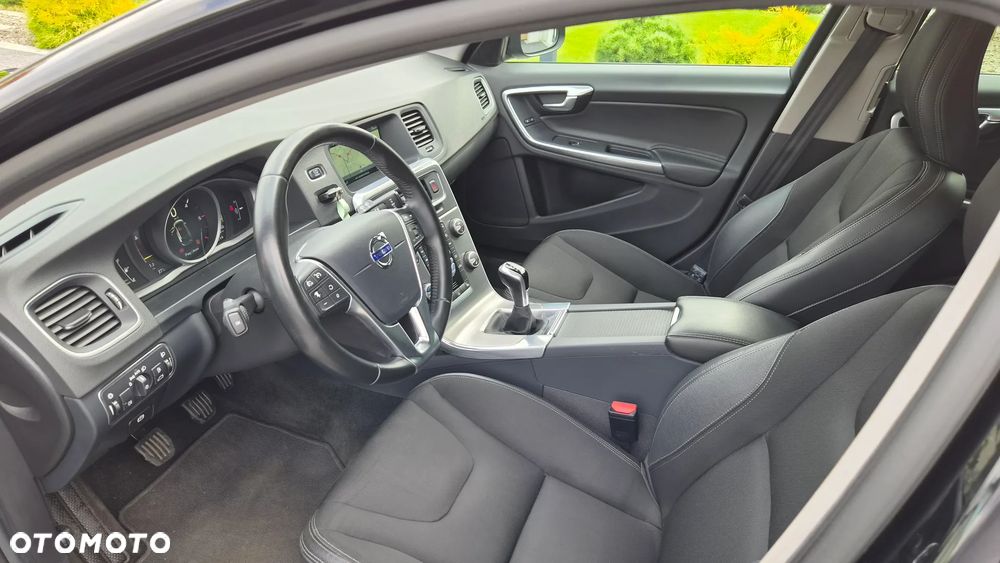 Volvo V60 D2 Kinetic - 19