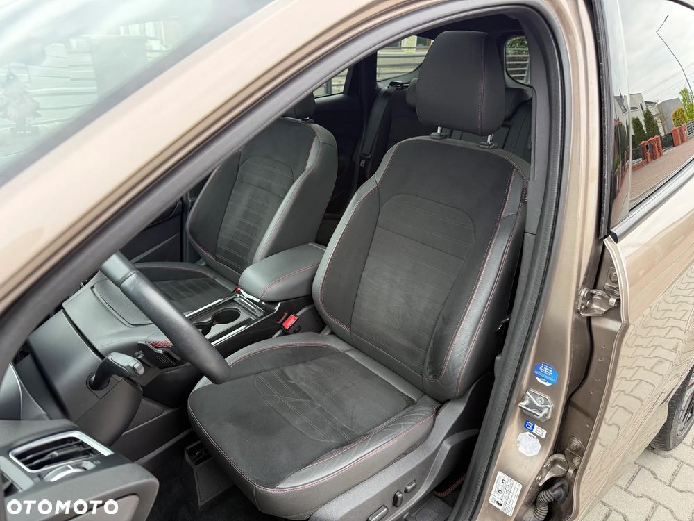Ford Kuga 2.0 TDCi AWD ST-Line - 28