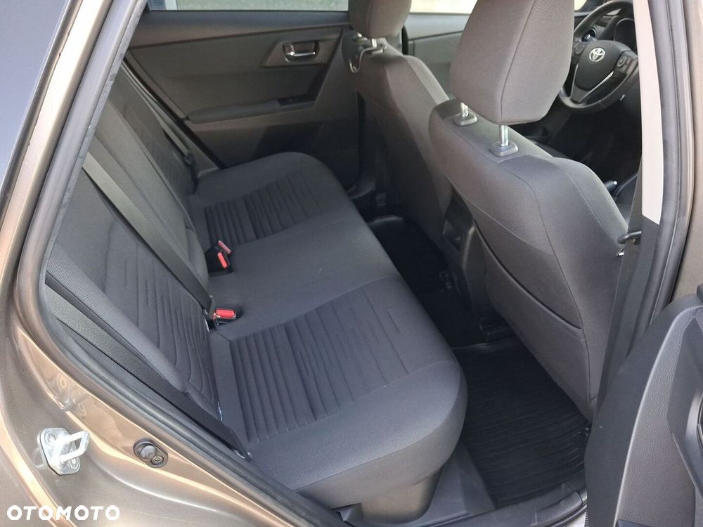 Toyota Auris - 12