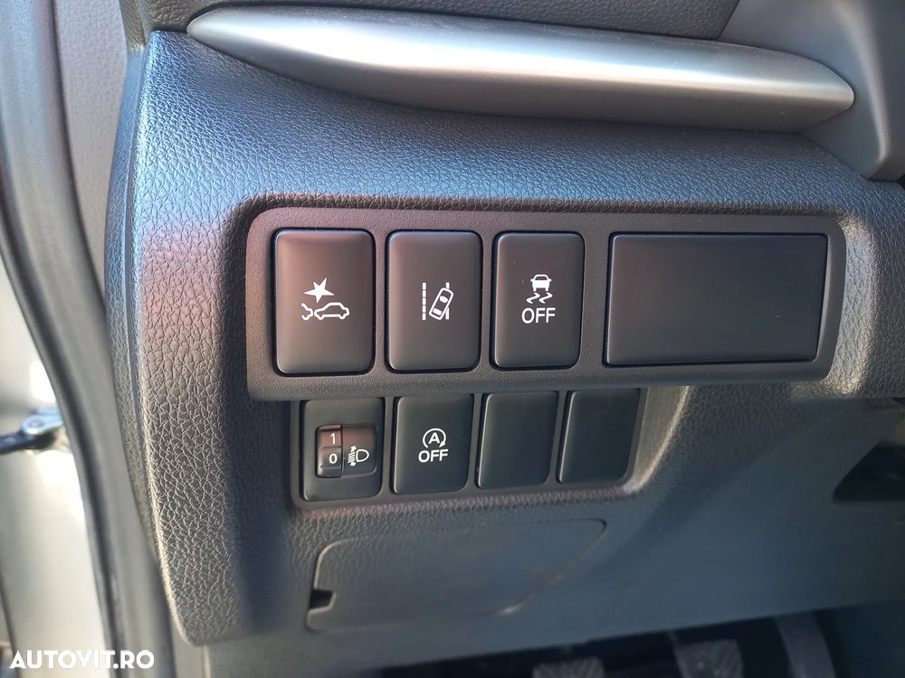 Mitsubishi Eclipse-Cross 1.5-litre 16-valve DOHC MIVEC Inform - 16