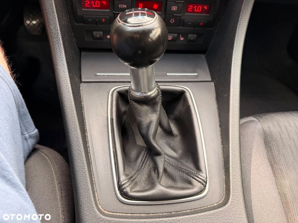 Audi A4 Avant 2.0 TDI - 24