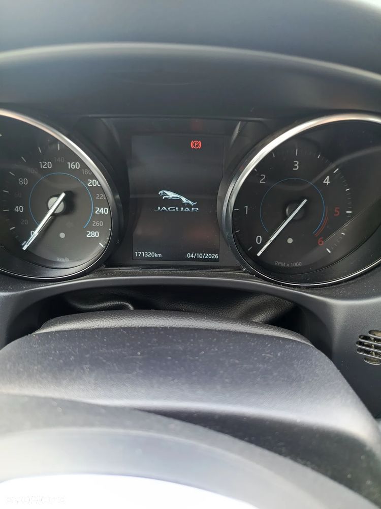 Jaguar XE 2.0 D AWD R-Sport - 20