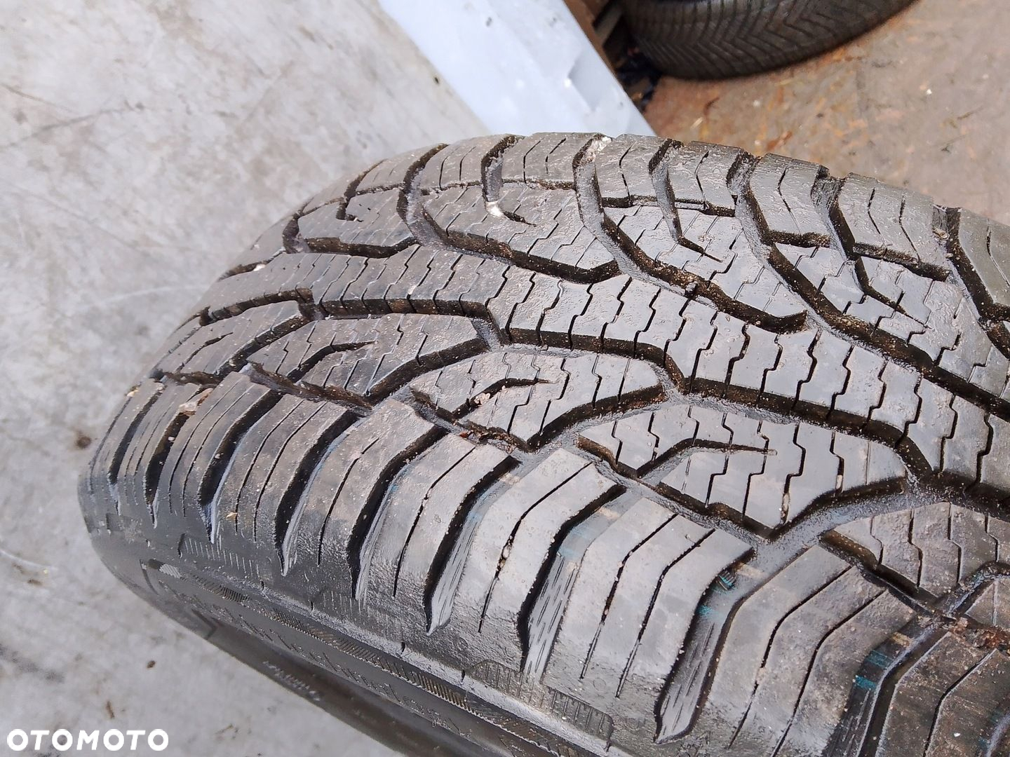 2X Opona Uniroyal AllSeasonExpert 2 185/55R15 82H - 3